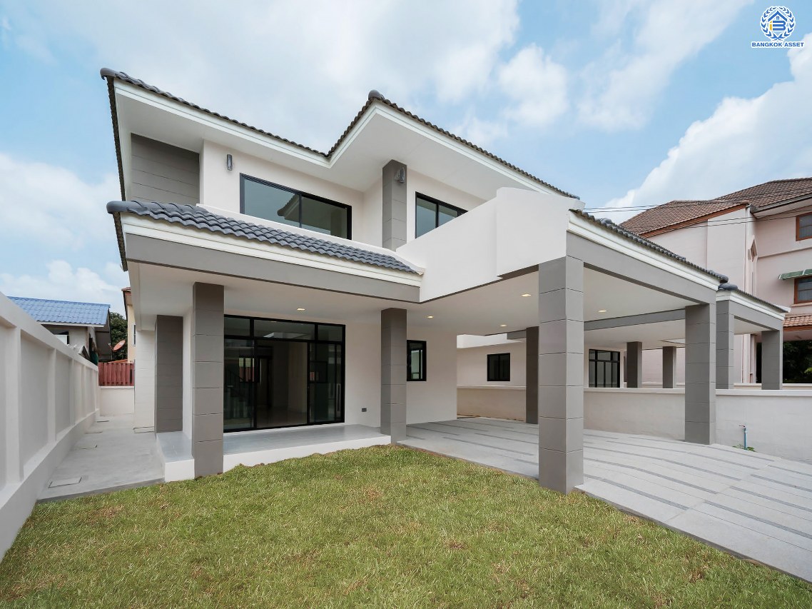 บ้านมือสองตกแต่งใหม่ โครงการ มณธานี บางแค หลังมุม ดีไซน์หรูหรา เนื้อที่ 66.6 ตร.ว. ฟังก์ชัน 3 ห้องนอน 3 ห้องน้ำ จอดรถได้ 2 คัน บนทำเลเดินทางสะดวก เชื่อมต่อหลายเส้นทาง ใกล้เดอะมอลล์บางแค ทางด่วน "กาญจนาภิเษก" และรถไฟฟ้า "สถานีหลักสอง"